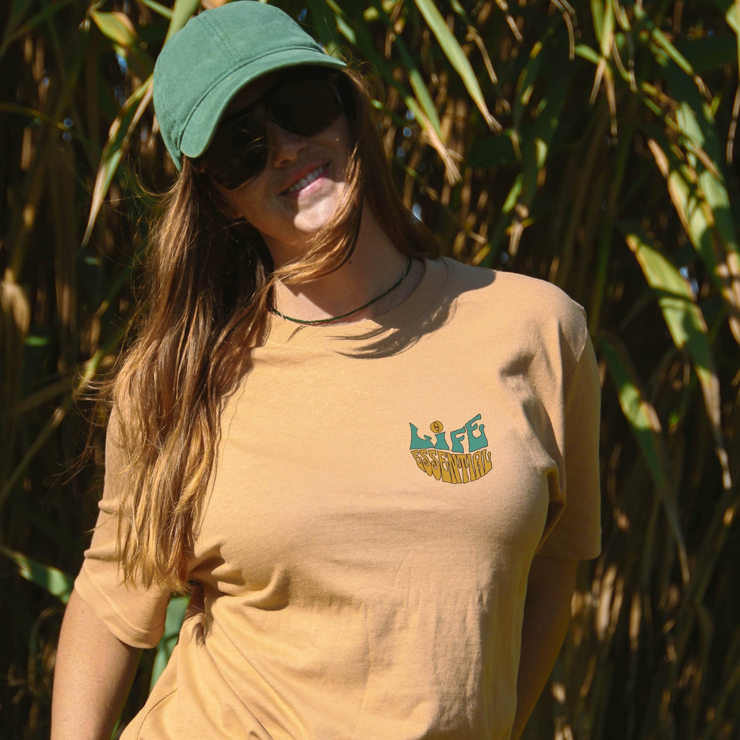 LATTE "WAVES & SUNSHINE" ORGANIC TEE