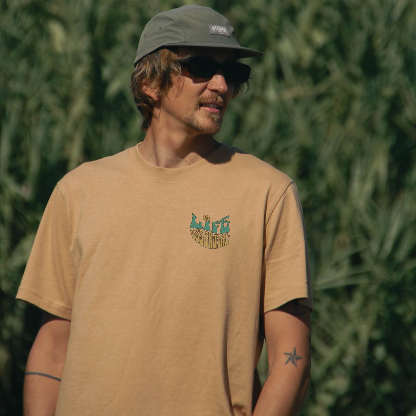 LATTE "WAVES & SUNSHINE" ORGANIC TEE