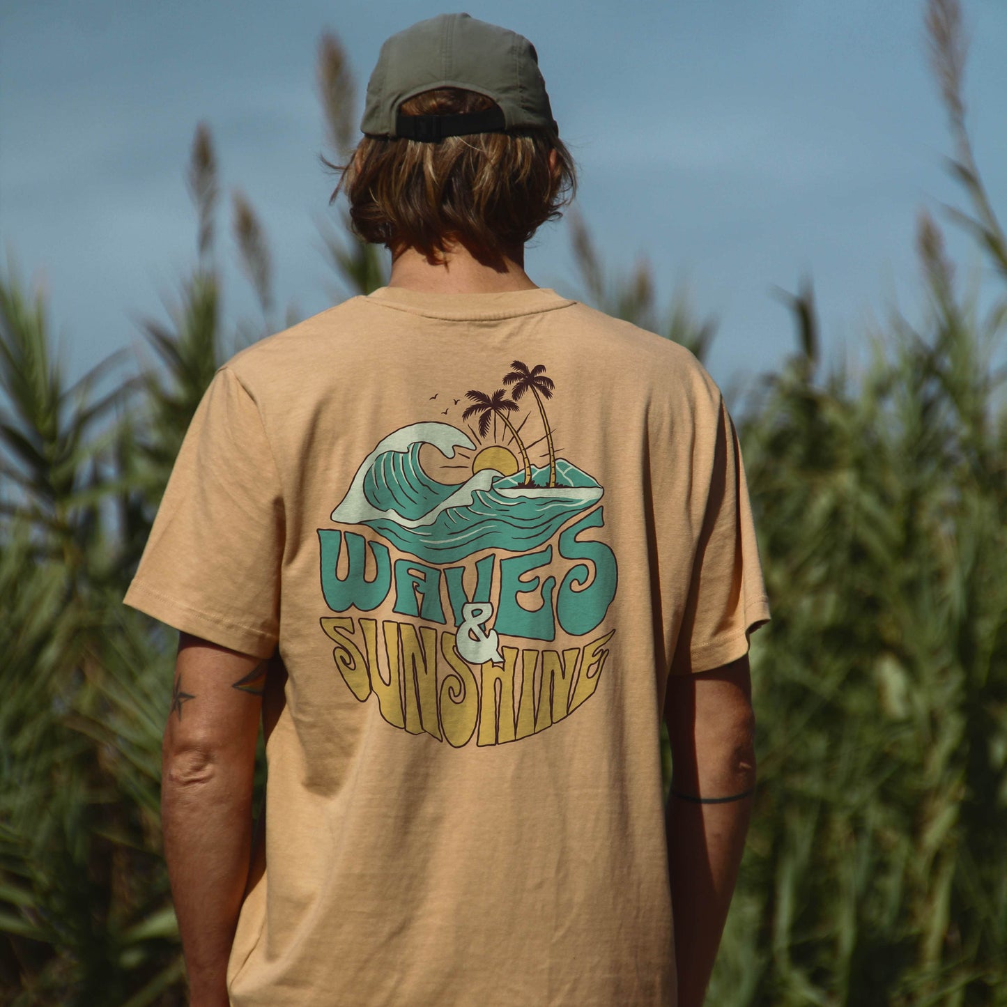 LATTE "WAVES & SUNSHINE" ORGANIC TEE