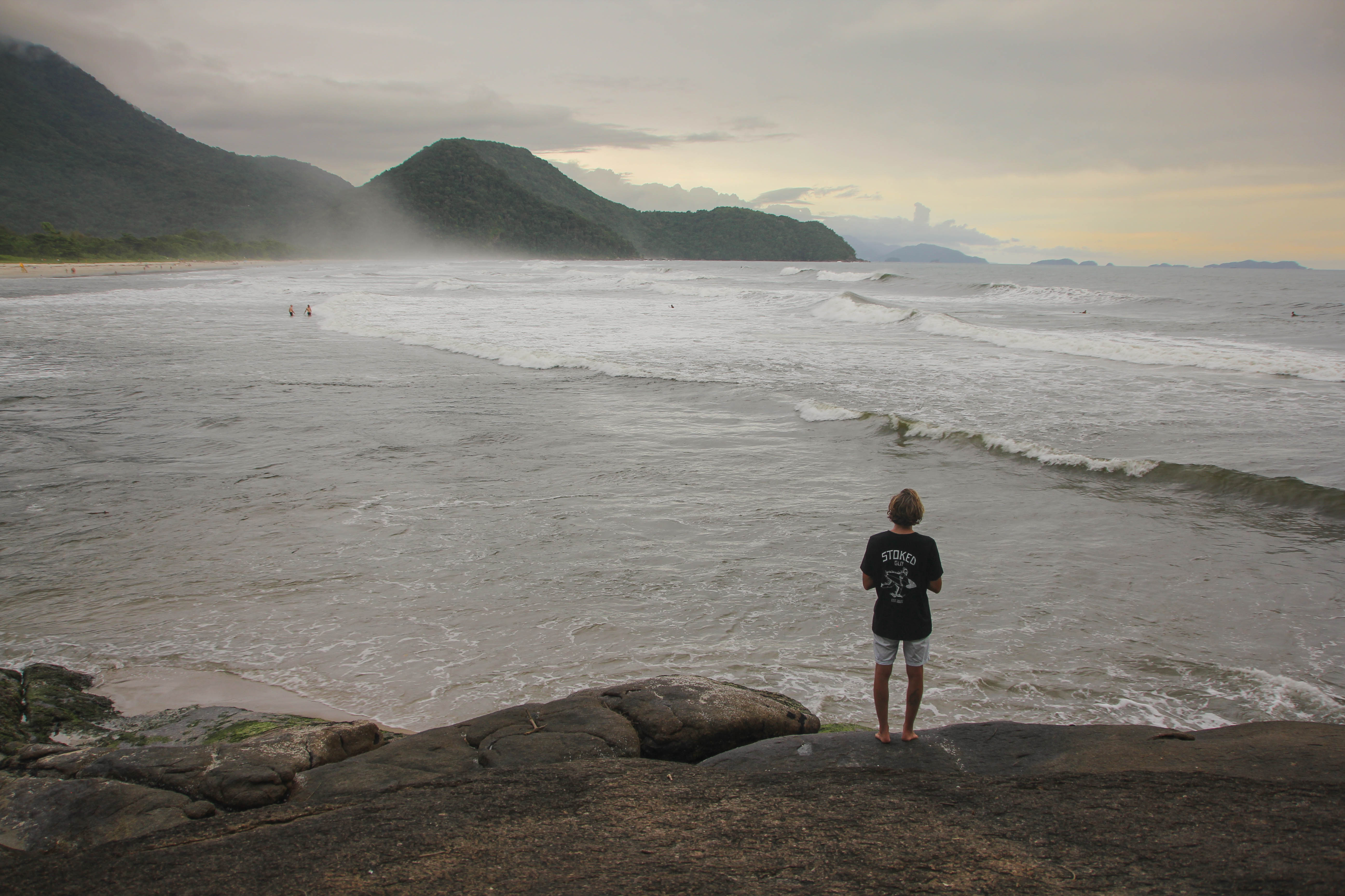 How Surf Clothing Has Become a Global Trend